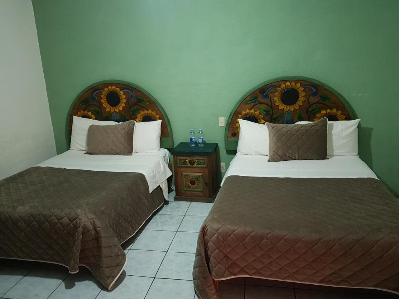 קרטרו Hotel Meson Mariano Matamoros מראה חיצוני תמונה